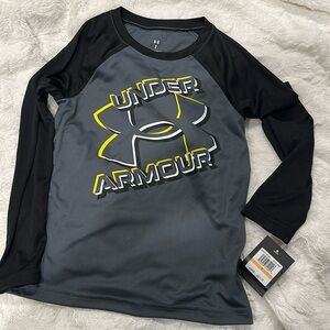 Boys Under Armour 100% polyester long sleeve shirt NWT